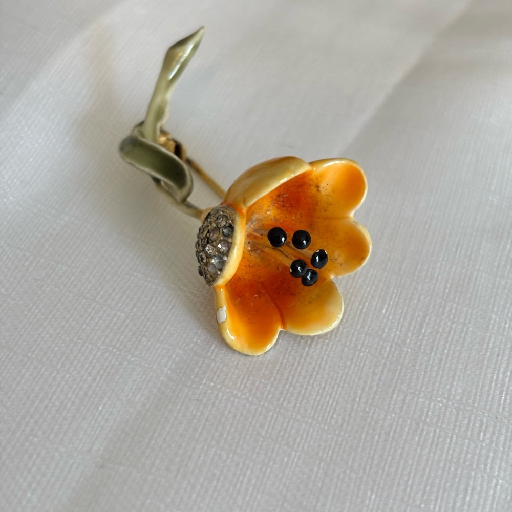 Elegant Vintage Orange Flower Brooch